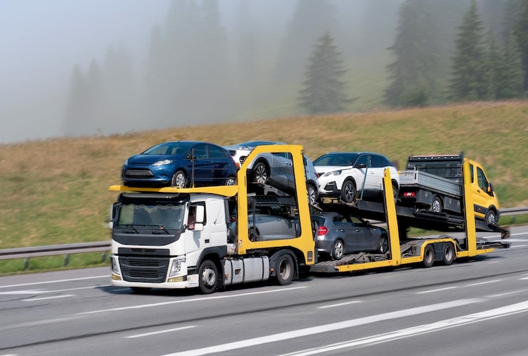 car-shipping-exporter-commercial-truck-carrier_909686-1301